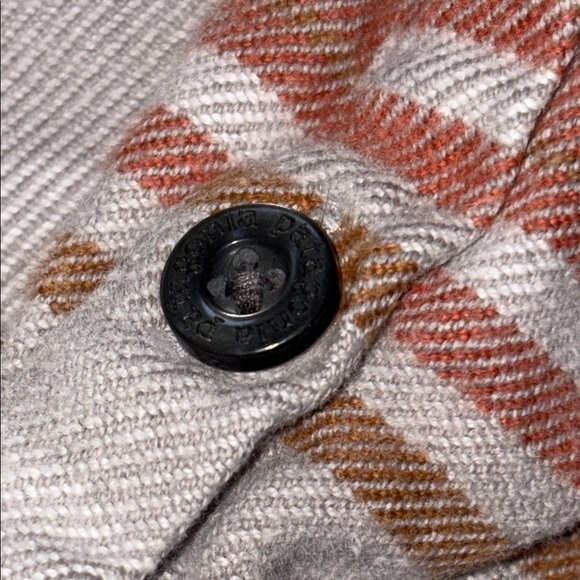 Patagonia Cream Tan Button Down Shirt - Picture 3 of 8